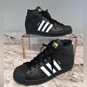 Adidas black with gold lettering high top pro model NWOT big kids Sz 6.5